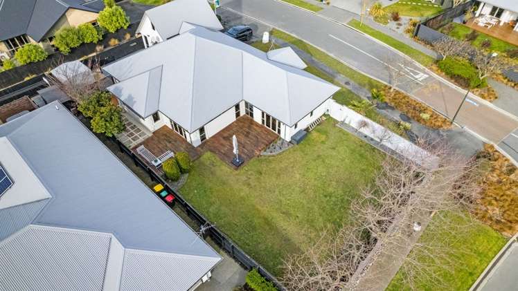 32 Linkwater Way Parklands_17