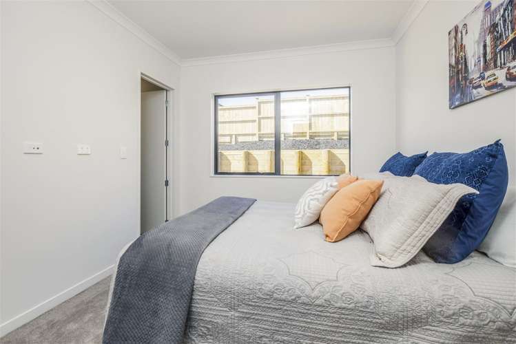 5 Woodacre Street Flat Bush_8