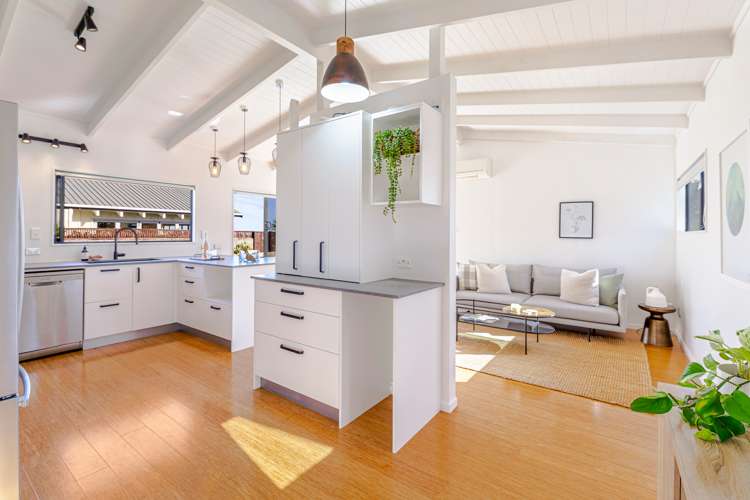 10 Edwin Mitchelson Road Muriwai_8