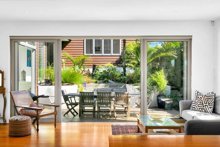 6 Lister Street Point Chevalier_11