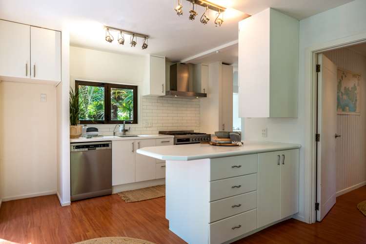 10 Hillside Road Ostend_24