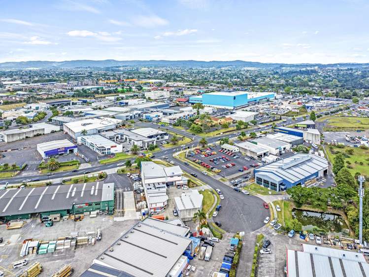 2/1 Tony Street Henderson_14