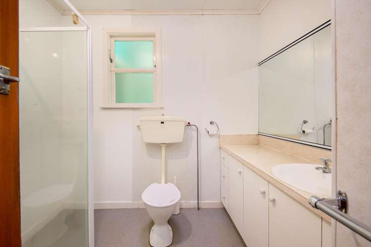 19 Walker Avenue Paremata_17