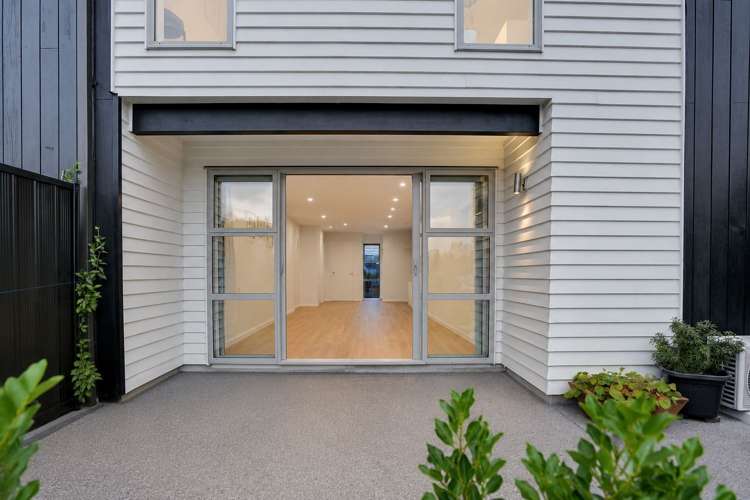 2/16 Hamill Road Halswell_12