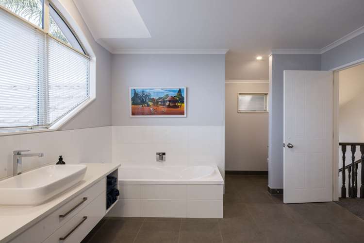 10 Helmsdale Court Huntington_12