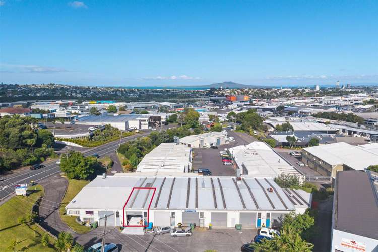 2/35-39 View Road Wairau Valley_7