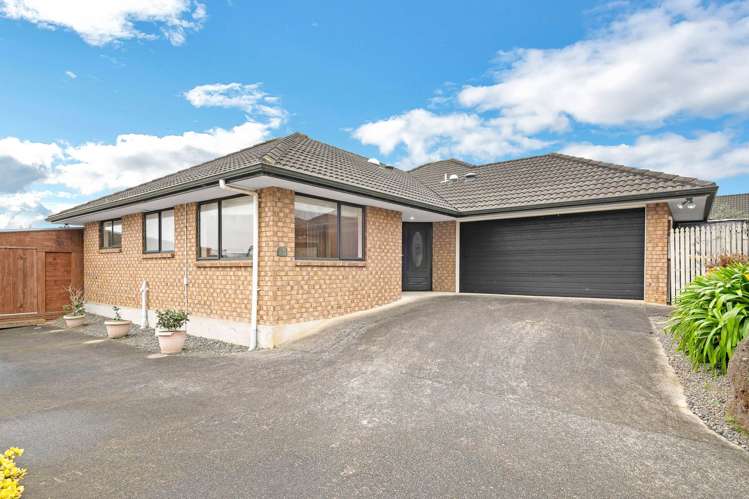 25 Castlehill Court Wattle Downs_4