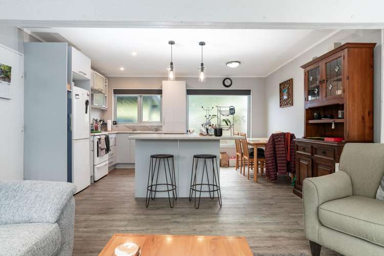 11 Hollydale Grove Churton Park_4