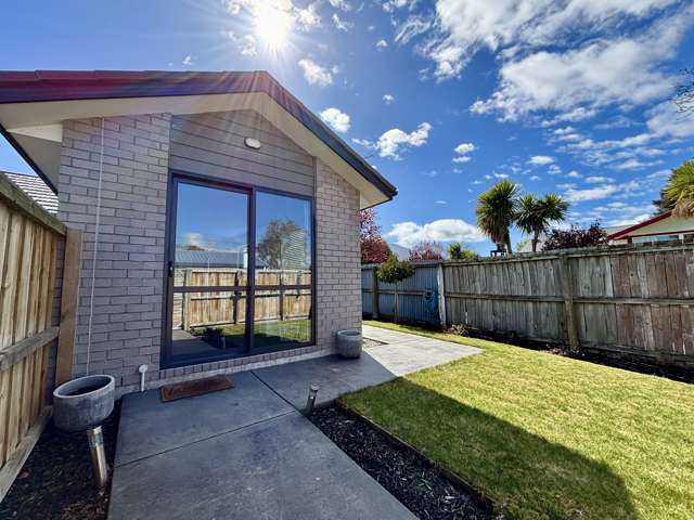 10a Woodend Road