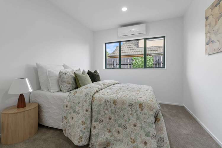 16 Cottesmore Place Huntington Park_11