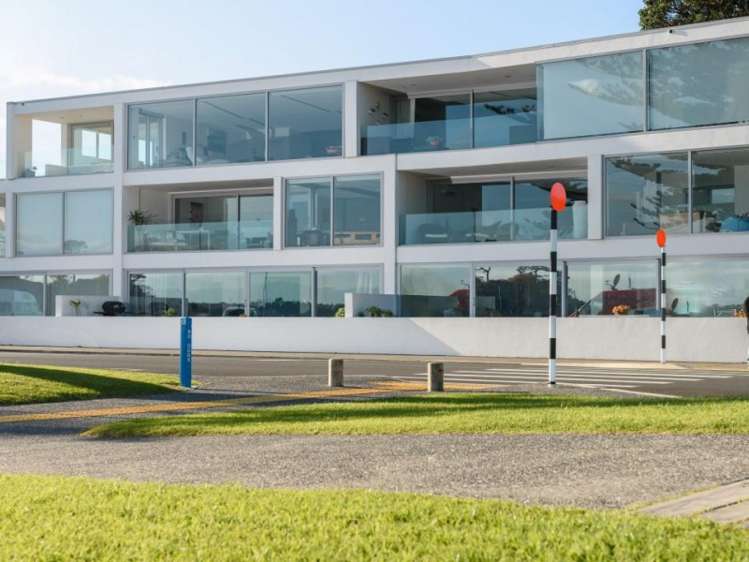 202/15 The Mall Mount Maunganui_7