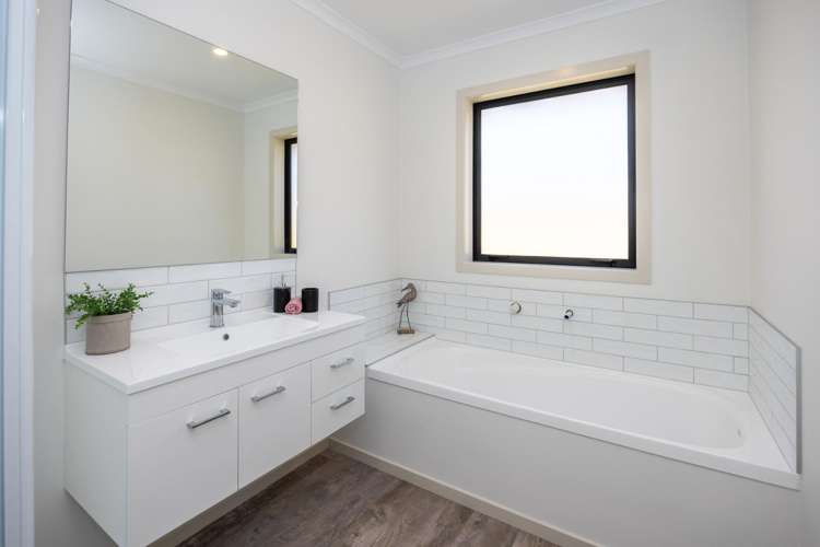 16 Korako Lane 500153_11