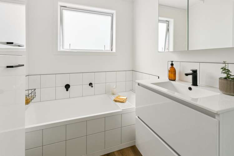 21a Mexted Terrace Tawa_13