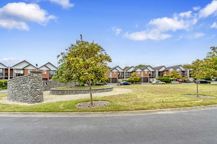 12 Henley Green Northwood_14