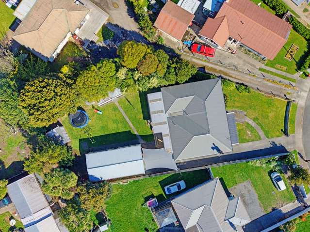 1222 Norfolk Crescent Mayfair_2