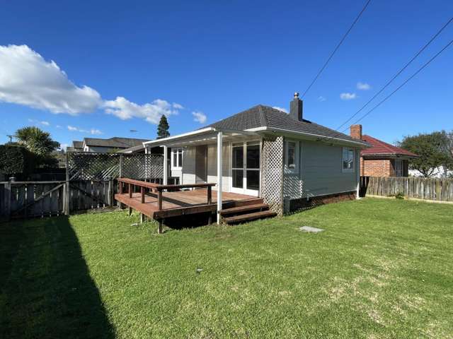 Two Bedroom Home In The Heart Of Onehunga