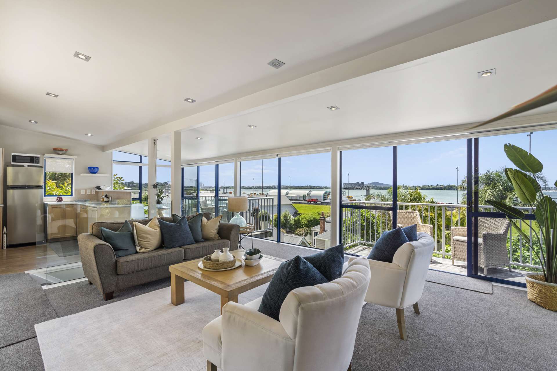 2/3 Beach Road Northcote Point_0