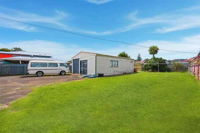 16 Robertson Road Mangere_4