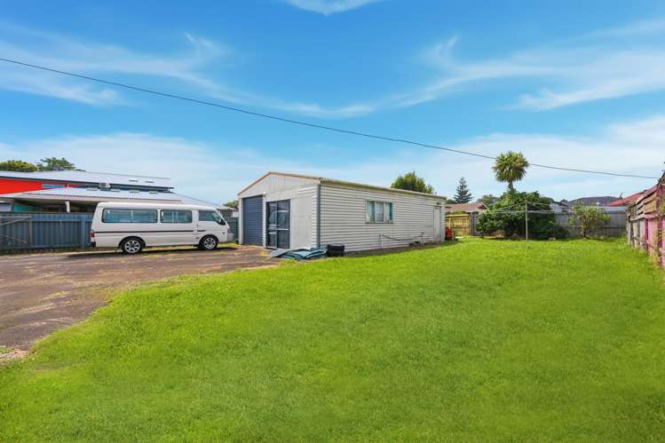16 Robertson Road Mangere_4