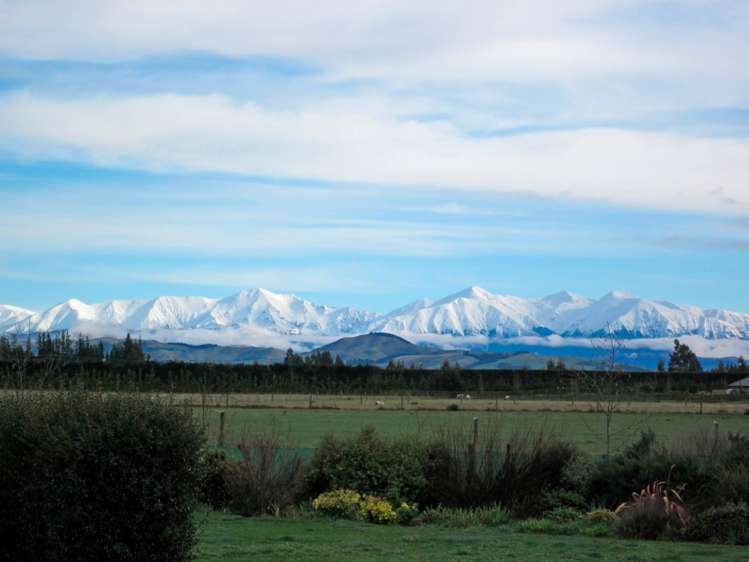 10 Mulholland Drive Darfield_19