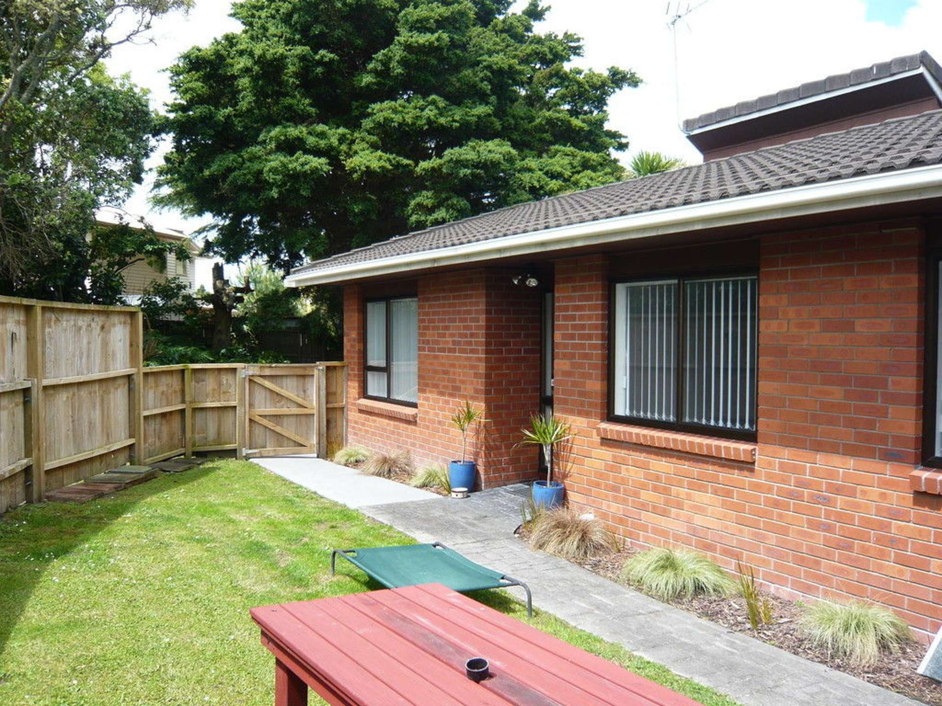 1/105 Tiroroa Avenue Te Atatu South_0