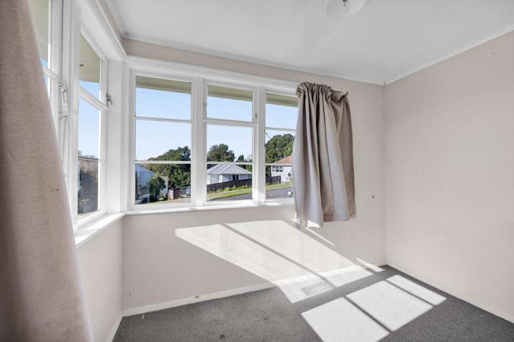 82 Glenpark Avenue_4