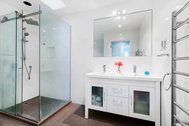 2/43 James Evans Drive Northcote_13