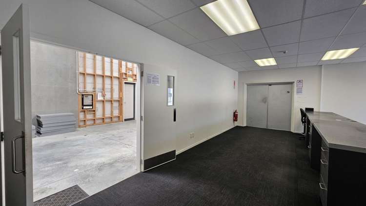 1 and 2/11-13 Wakefield Street Onekawa_4