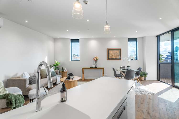 104/223B Green Lane West_5