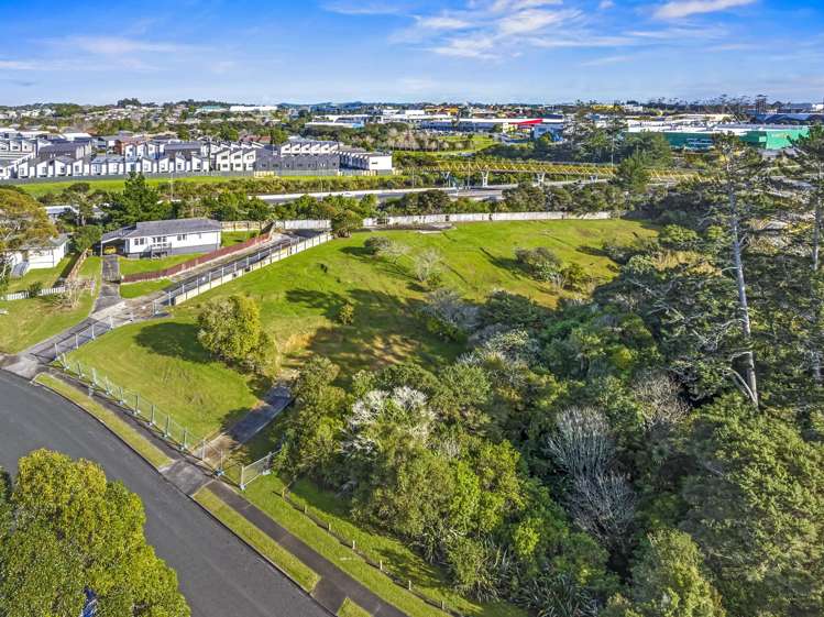 5, 7, 9, 11 and 13 Holmes Drive West Harbour_12