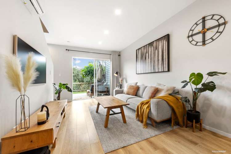 21 Kaimai Avenue Massey_1