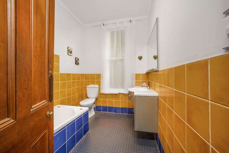 42 & 44 Crown Street North East Valley_20