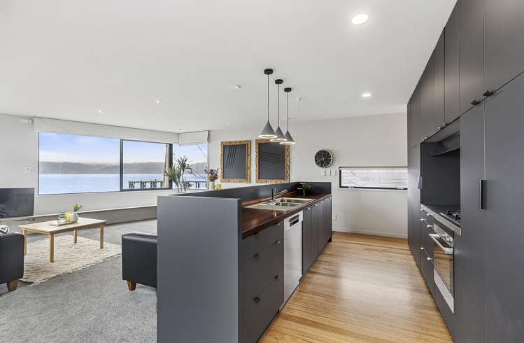 87 Marine Parade Seatoun_7