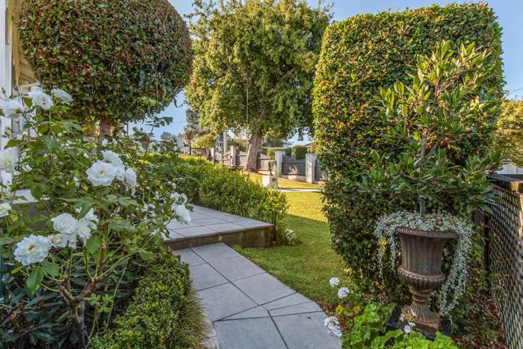 71 Beach Road Mellons Bay_31