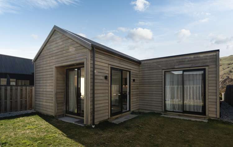 6 Lorne Street Dalefield/Wakatipu Basin_8