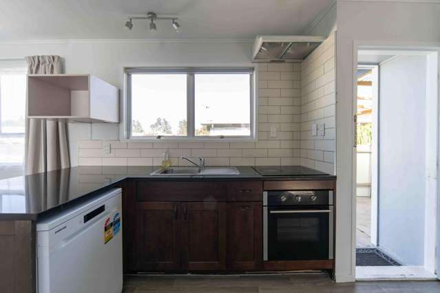 52 Karen Crescent Dinsdale_1