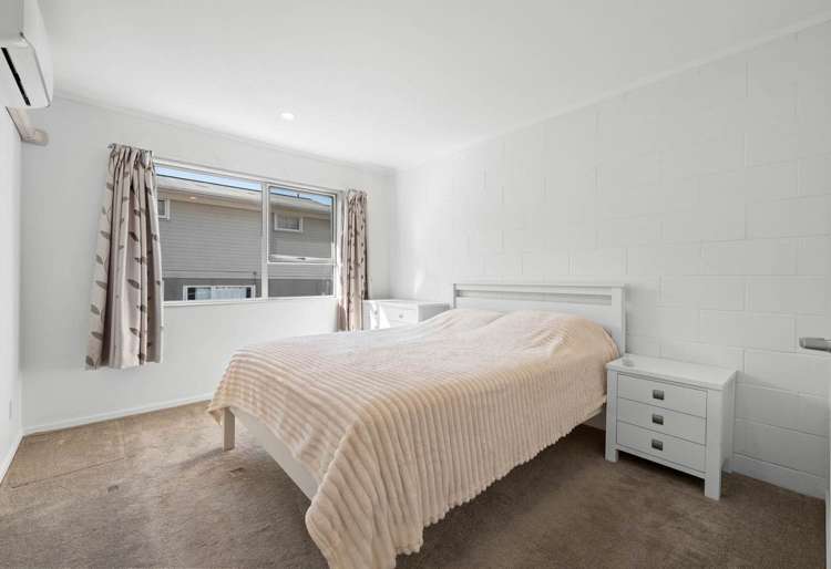 1/112 Gossamer Drive Pakuranga Heights_8