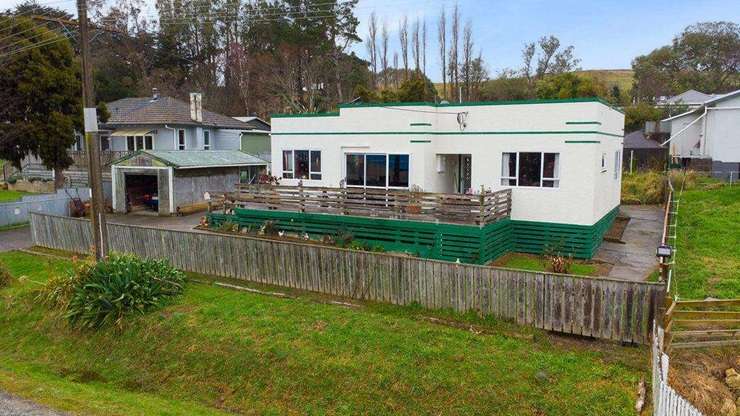 Harcourts agent Heatha Edwards recently sold a couple of sheds in Takapau to retirees for under <img50,000. Photo / Supplied
