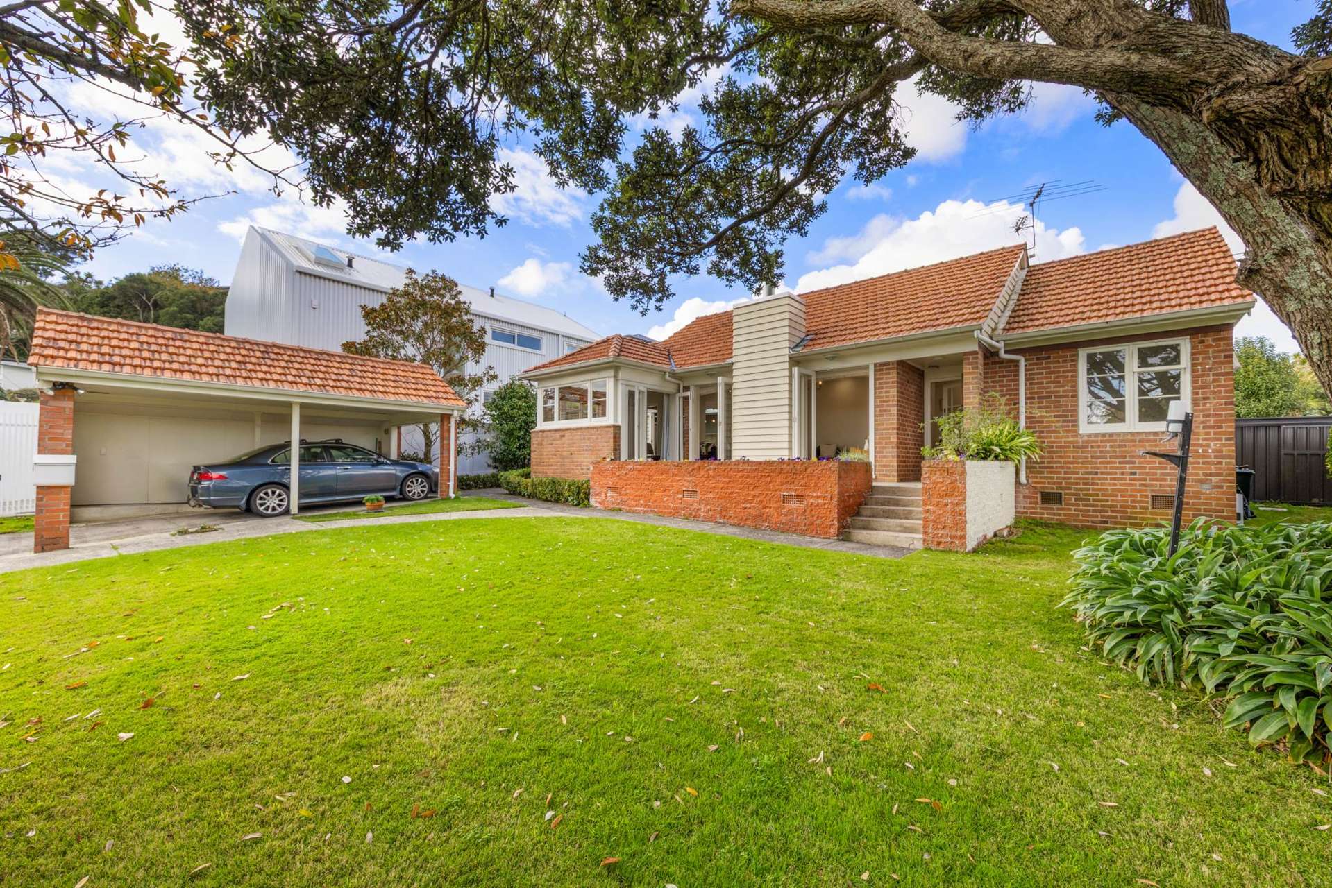 6 Queensway Three Kings_0