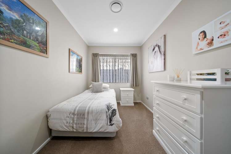 17 Flora Place Wattle Downs_28