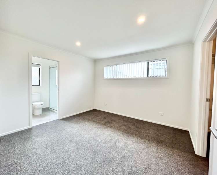 Malahide Drive Flat Bush_12