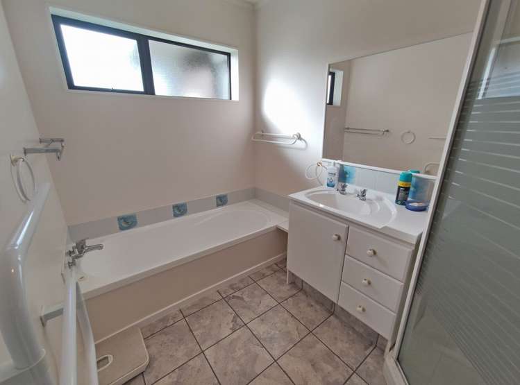 8 Robalan Place Redwoodtown_10