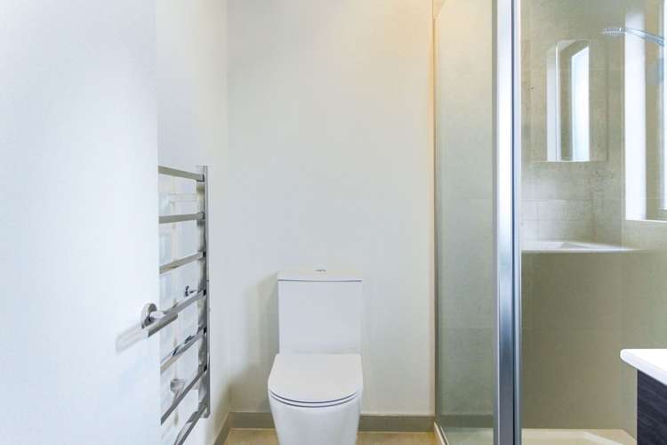 2/16 Moule Street Addington_16