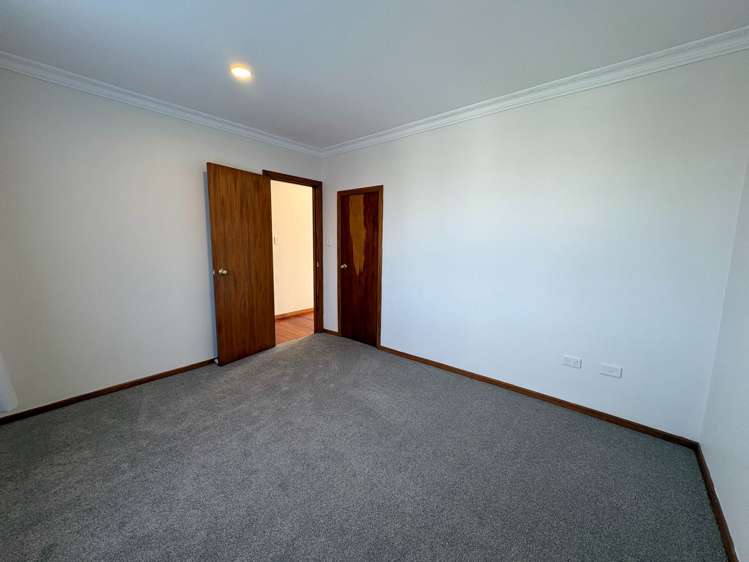25 Lynwood Road New Lynn_12