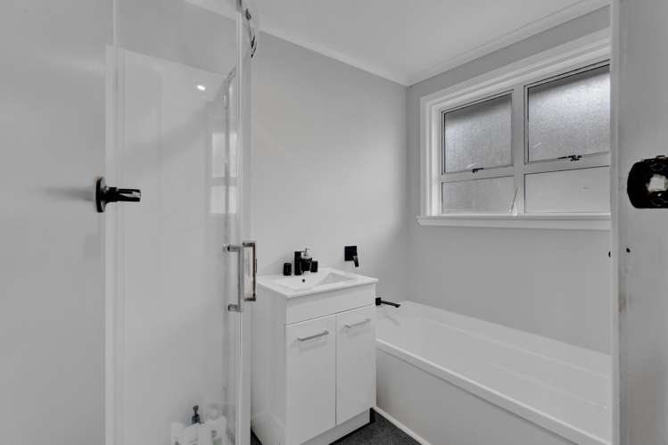 10 Acourt Street Hawera_8