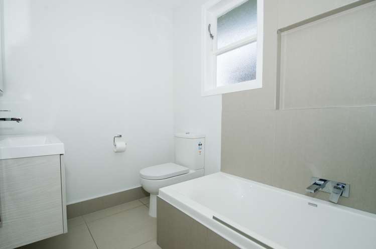 38 Amberley Avenue Te Atatu South_7