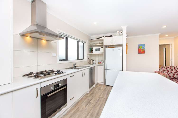 1/15 Cook Street Hamilton East_5