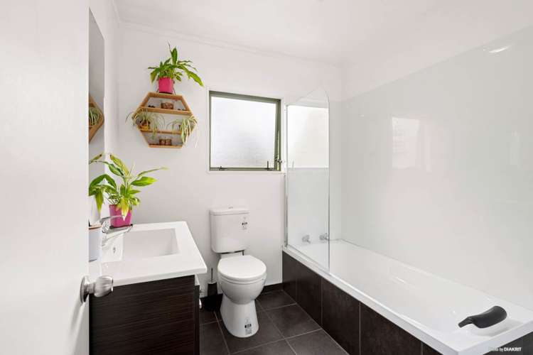 20 Loughanure Place Massey_5