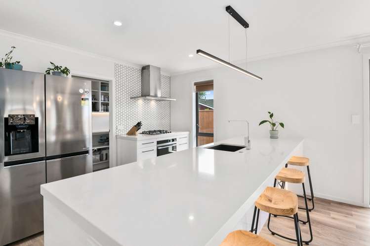 6 Saint Vincent Way Waikanae_3