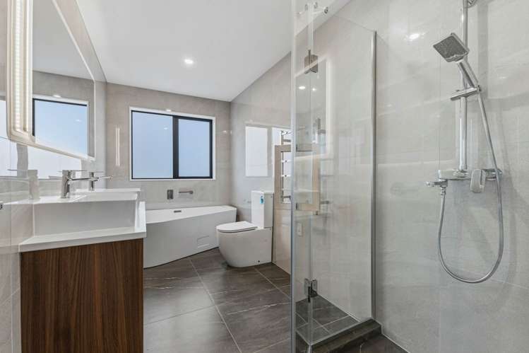 2A Matatahi Road Flat Bush_18